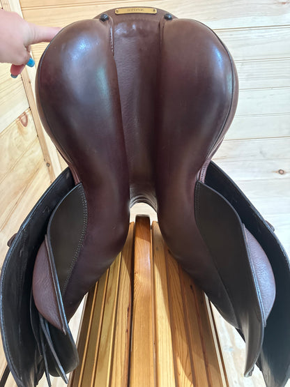 17” Stubben Portos Elite Deluxe Close contact/Jumping Saddle 27cm