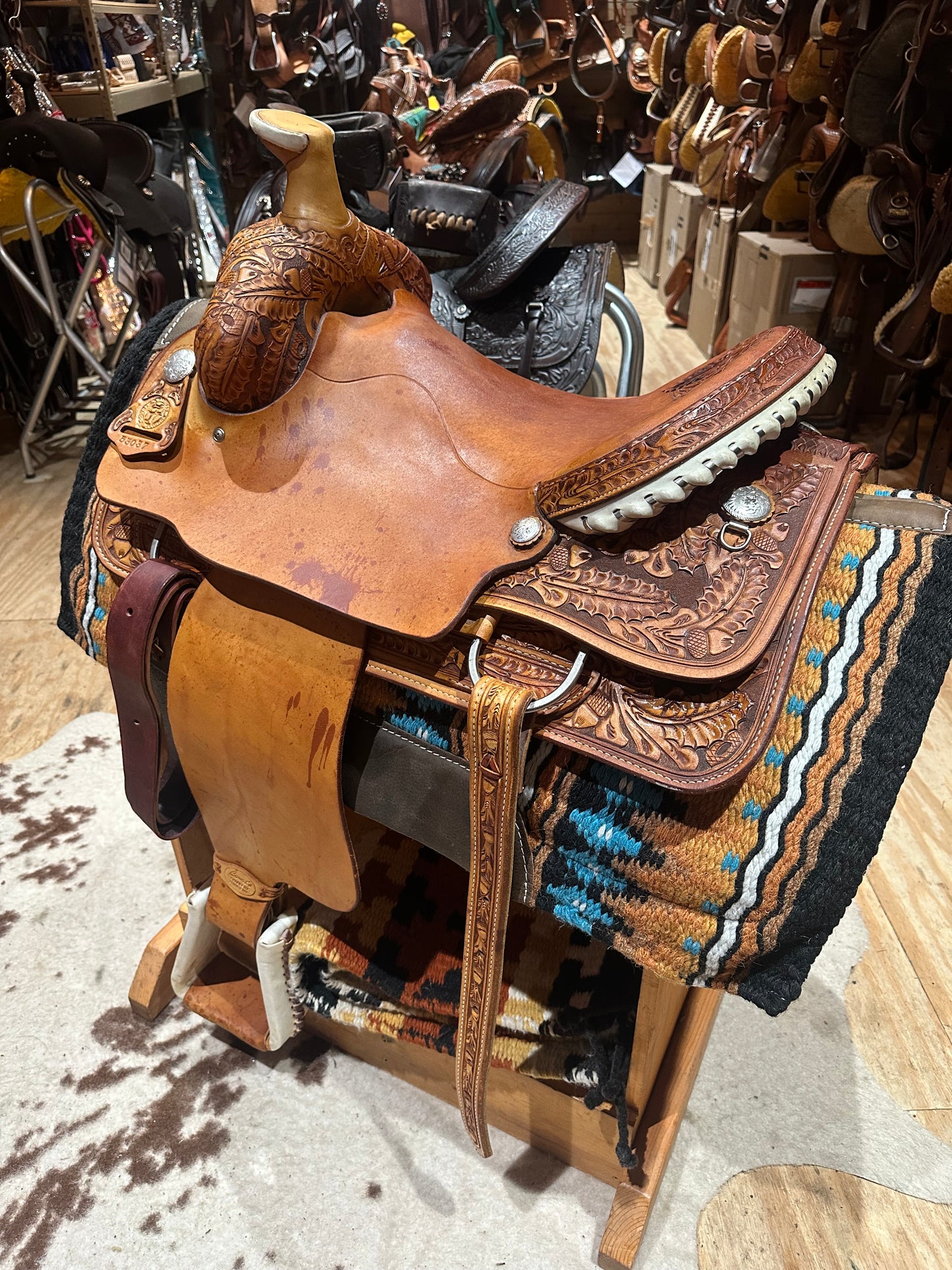 16.5” Court’s Western Roping Saddle Model 53037