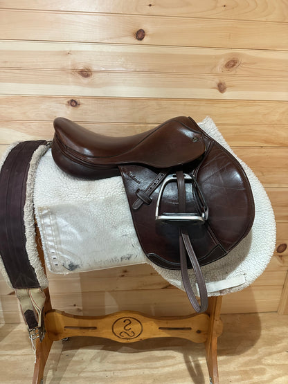 15 3/4” M. Toulouse Annice Close Contact/Jumping Saddle *Complete Set*