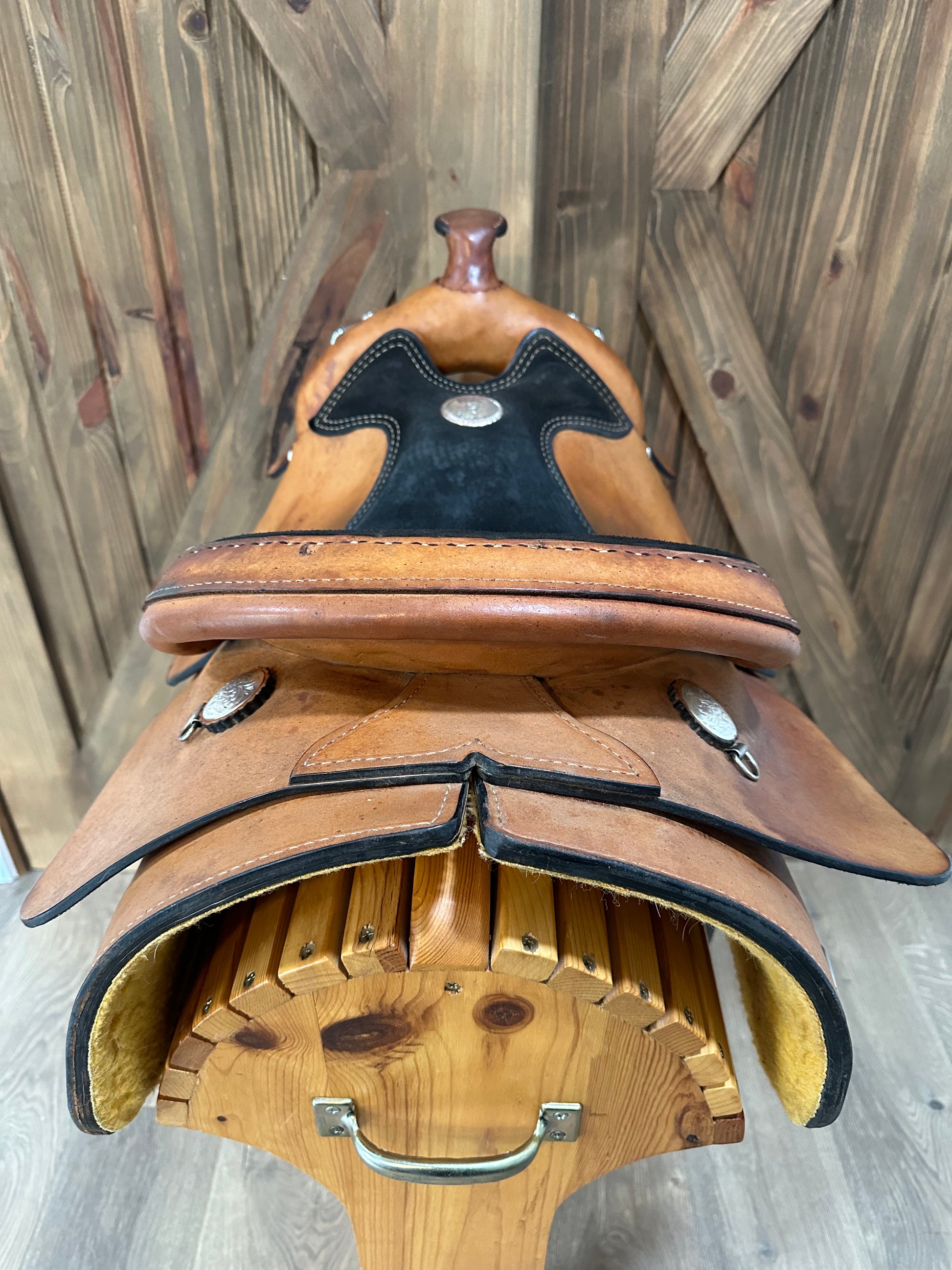 15” Rocking R Training Work Saddle Model 1300 – The Saddle Consignor