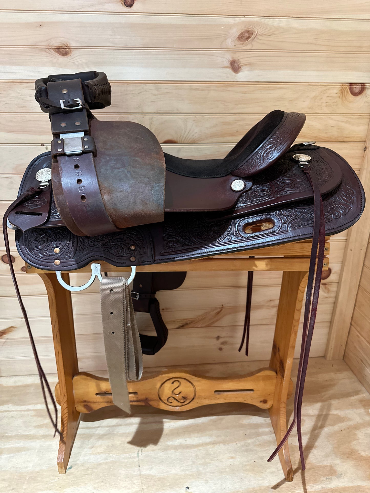 17” Circle Y High Horse Mineral Wells Western Trail Saddle Model 6812