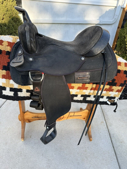 16” Circle Y Synthetic lightweight Western Trail Saddle