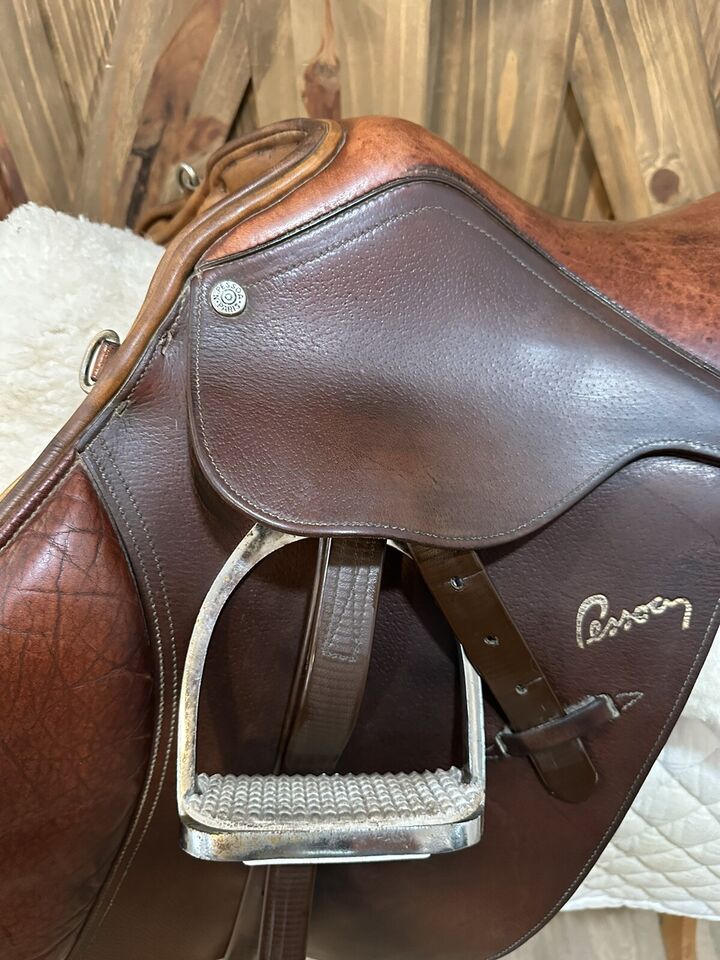 17.5” Pessoa AMO close Contact Jumping saddle