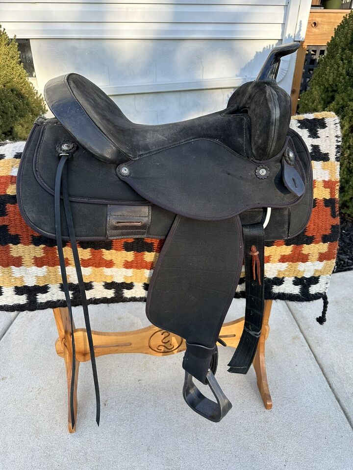 16” Circle Y Synthetic lightweight Western Trail Saddle