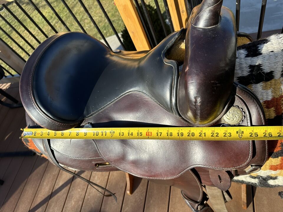 16” Circle Y Arabian Flex-Lite Trail saddle Model 1561