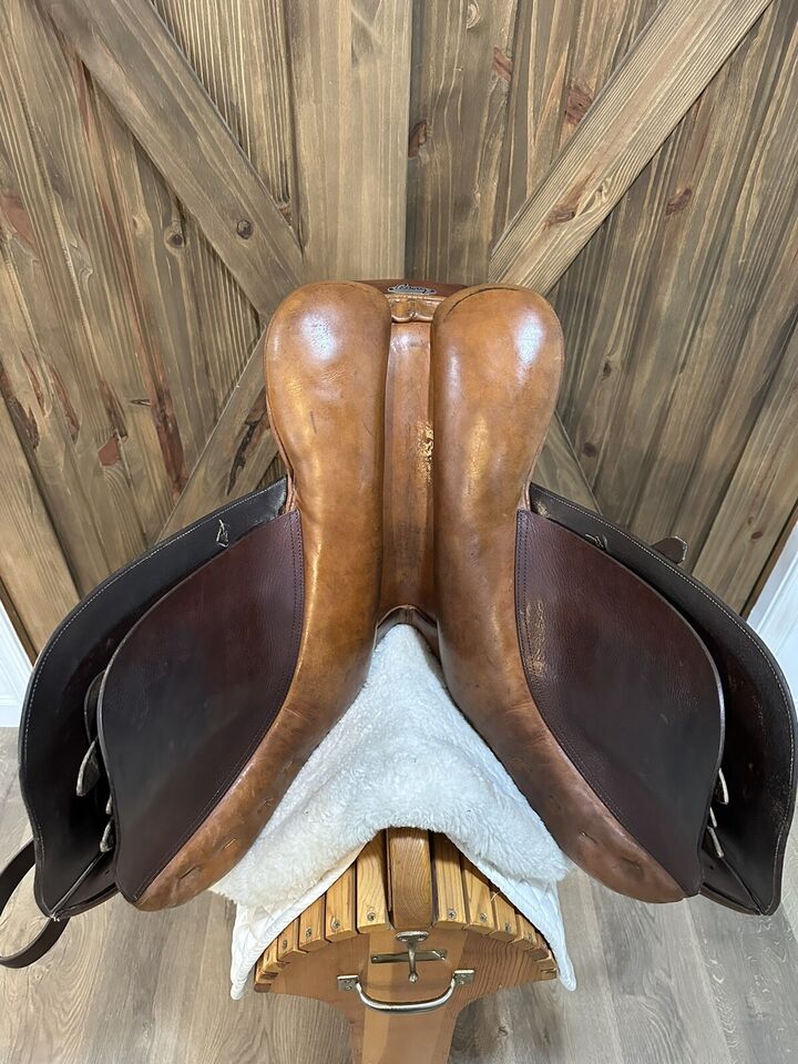 17.5” Pessoa AMO close Contact Jumping saddle